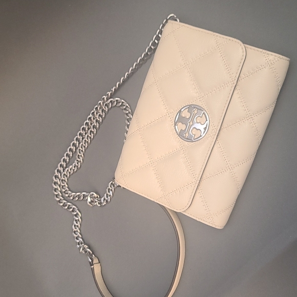 Tory Burch Handbags - Tory Burch-Willa Chain Wallet